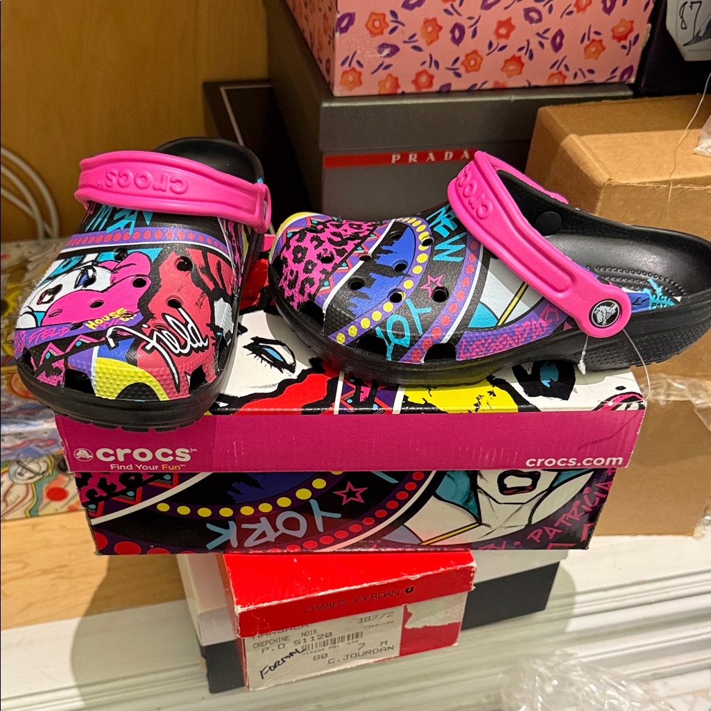 Vintage Patricia Field New In Box -Crocs Vibrant Pink And Black Slip On Crocs